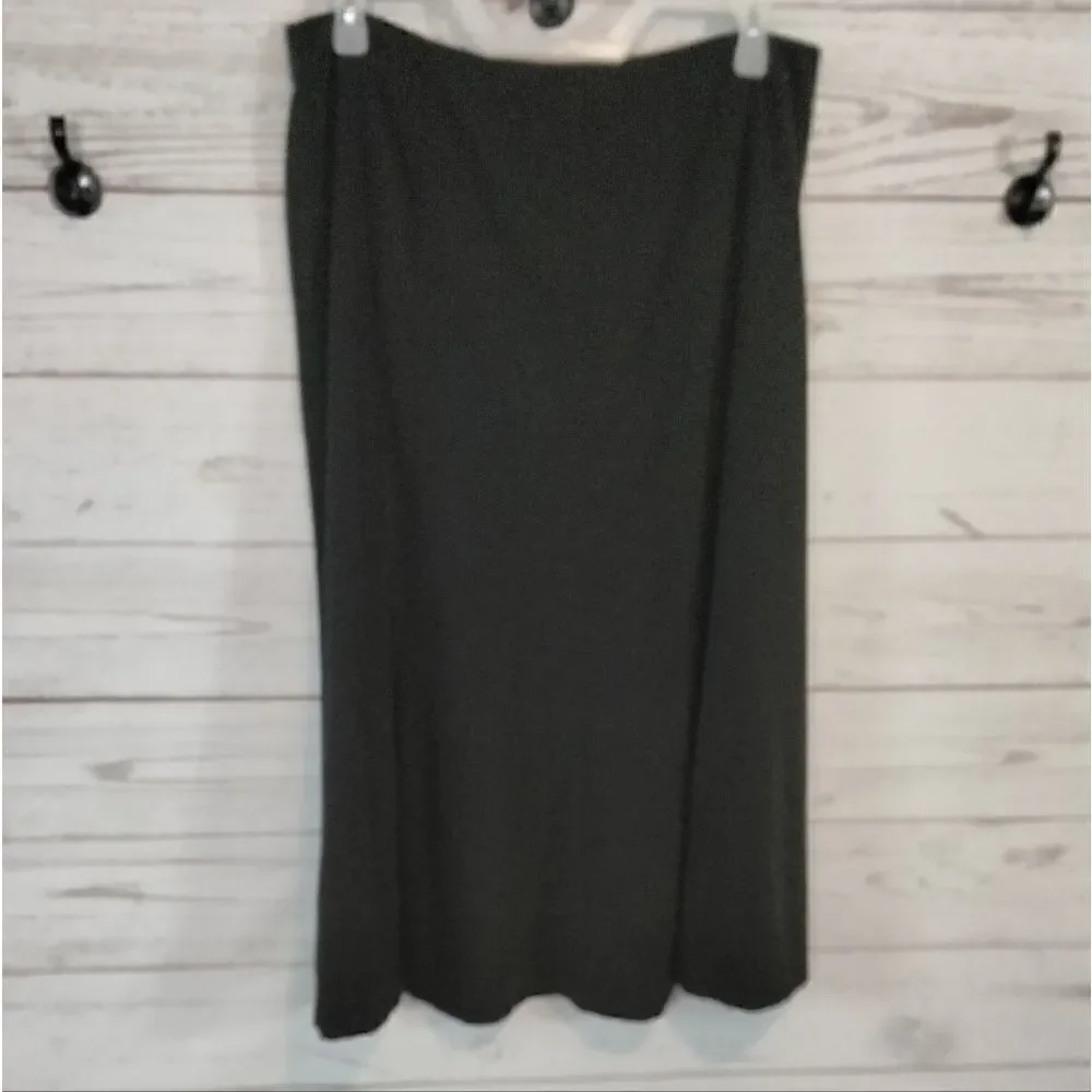 East 5th woman's skirt